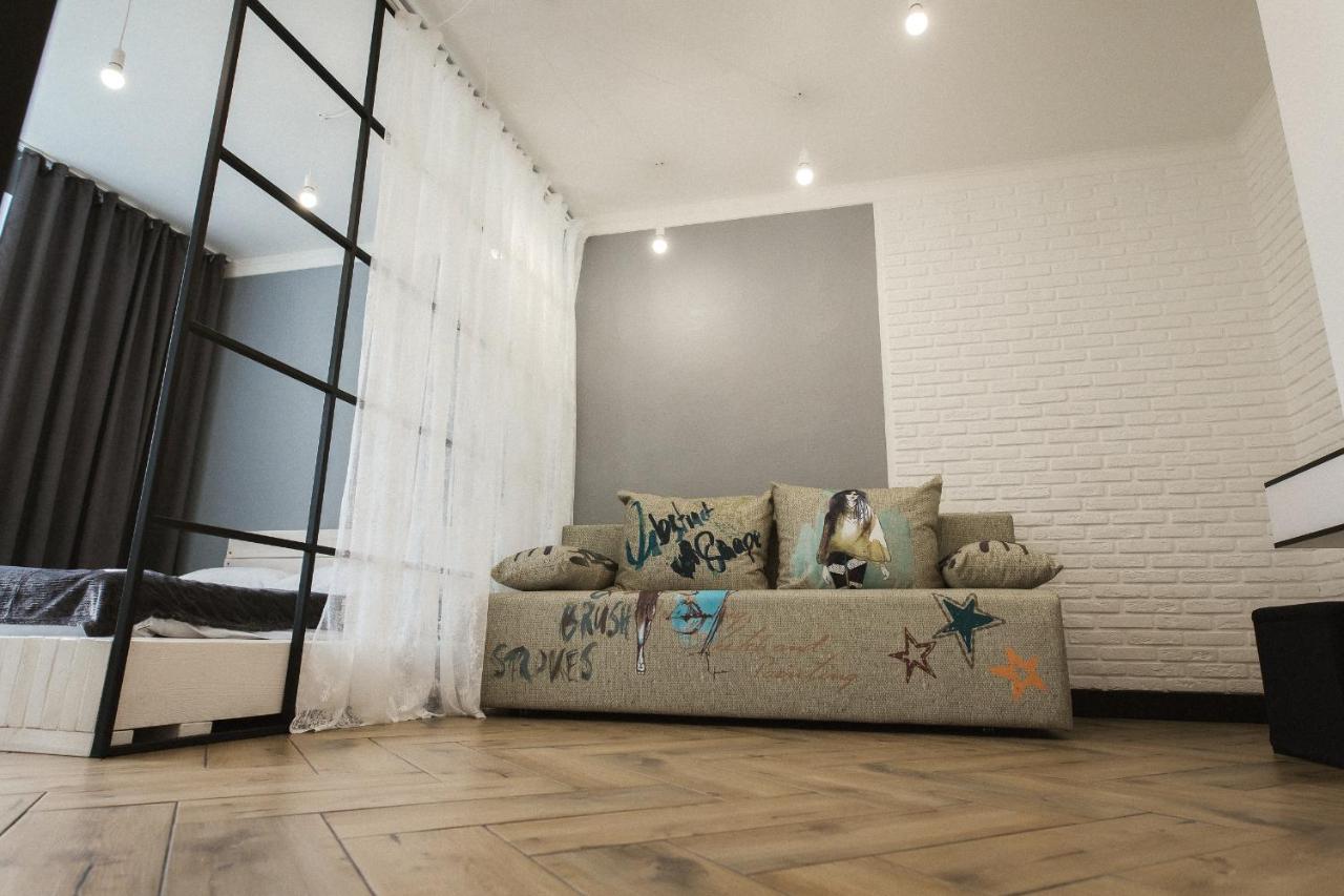 Loft-Style Apartment Izmajil Exteriör bild
